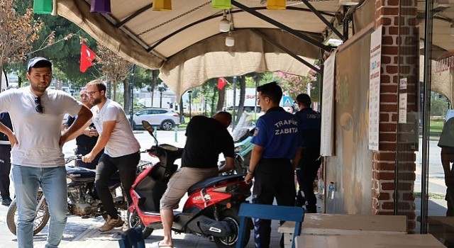 Manisa Büyükşehir’den Ahmetli’de Kaldırım İşgallerine Denetim