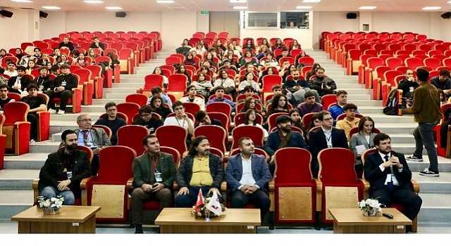 İzmirli öğrenciler Yapay Zeka Destekli Su ve Atık Yönetimi Çözümleri İçin Harekete Geçti