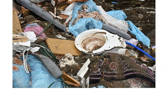 Burası Lüleburgaz: Lüleburgaz'da Kaçak dökülen yüzlerce ton atık temizleniyor