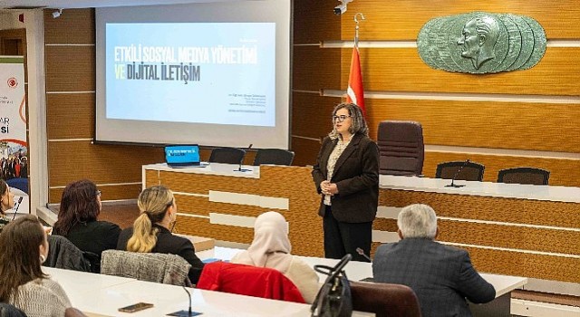 Bornova’da muhtarlar için Dijital Dönüşüm Eğitimi