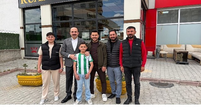 Konya Büyükşehir Belediye Başkanı Uğur İbrahim Altay ve Başkan Kavuş, Çeçenistan ve Ahmet Özcan Caddelerinde Esnafla Buluştu