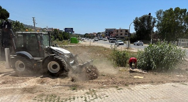Menderes’in Sahil Bölgesinde Atık Seferberliği