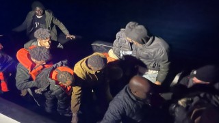 Yunanistan’ın geri ittiği 39 düzensiz göçmen kurtarıldı