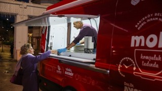 Bakırköy Belediyesi’nden Soğuk Sabahlarda Sıcak İkram