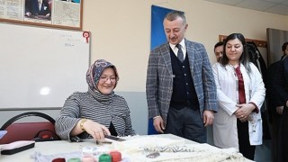 Kocaeli Büyükşehir Belediye Başkanı Büyükakın KO-MEK kursiyerlerini ziyaret etti