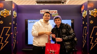 Oyunseverler Vodafone Mağazasında oynadı