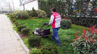 Maltepe Belediyesi’nin parkları bayrama hazırlanıyor