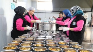 Burhaniye Belediyesi’nden Binlerce Haneye Destek Eli
