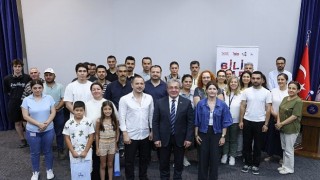 Geleceğin Meslekleri DEÜ’de Konuşuldu: Yapay Zekâ Çağında Fizyoterapist Olmak