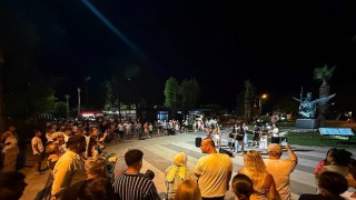 Geleceğin müzisyenleri Kemer gecelerini hareketlendirdi