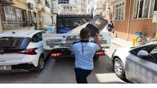 Konak zabıtasından kaldırım işgallerine karşı sıkı denetim