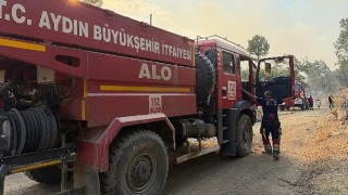 Aydın Büyükşehir Belediyesi Kuyucak’ta yangına müdahale ediyor