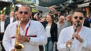 Kemeraltı Festivali esnafın yüzünü güldürdü